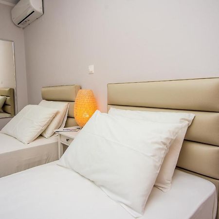 Elena'S Apartment 3 阿尔戈斯托利翁 外观 照片