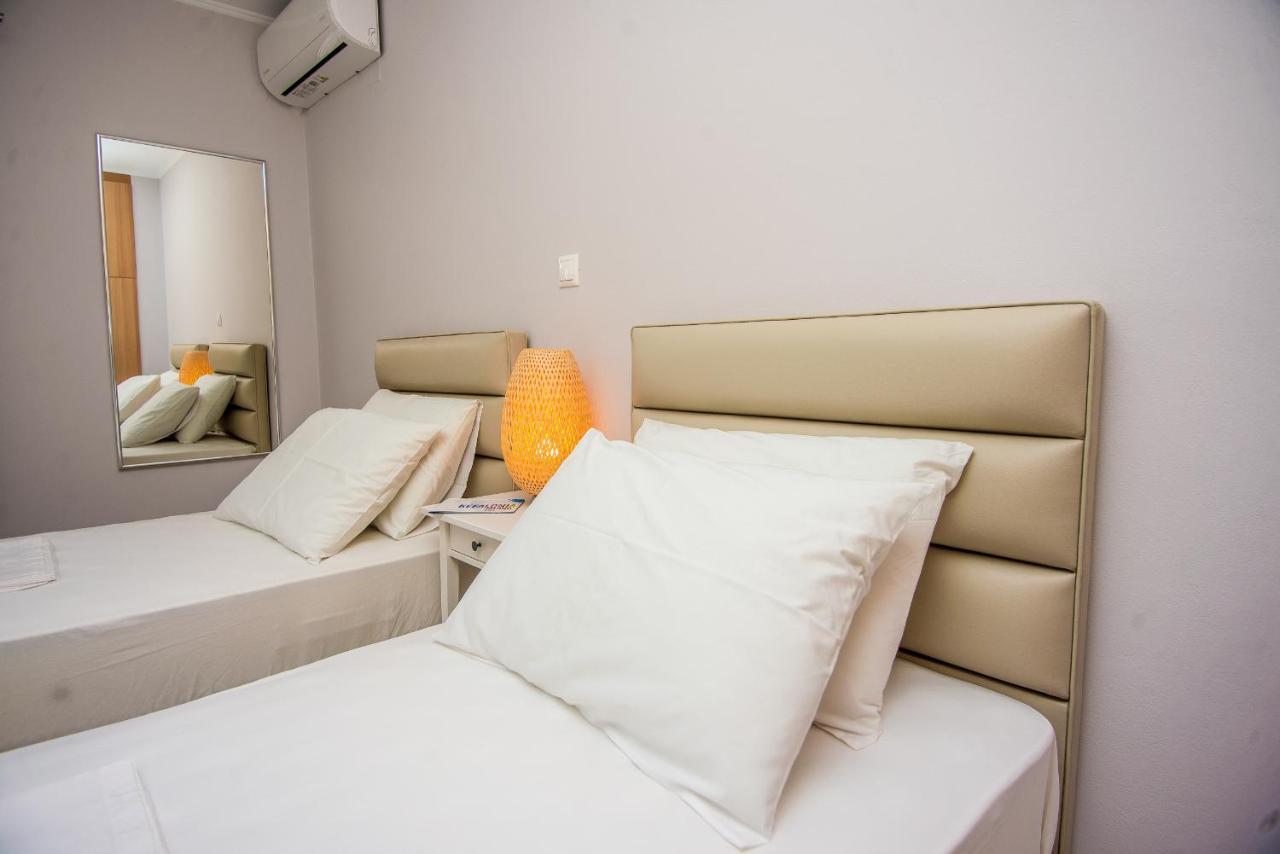 Elena'S Apartment 3 阿尔戈斯托利翁 外观 照片