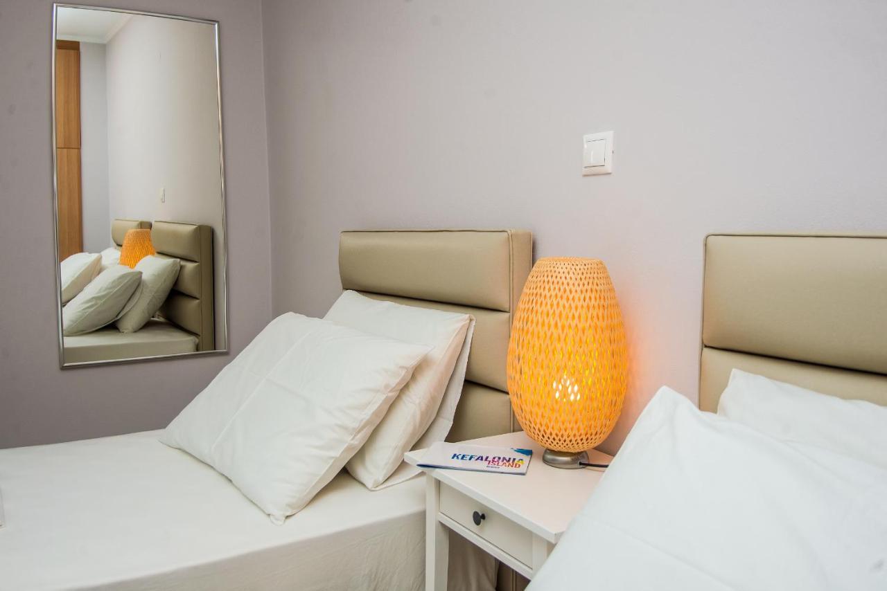 Elena'S Apartment 3 阿尔戈斯托利翁 外观 照片